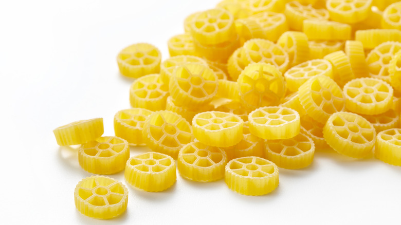 pile of rotelle pasta