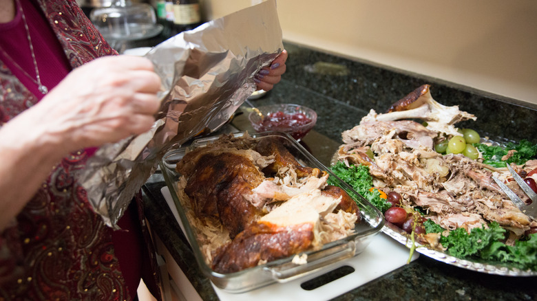 tin foil pan turkey