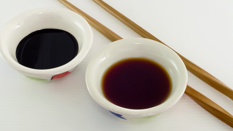 dark and light soy sauce