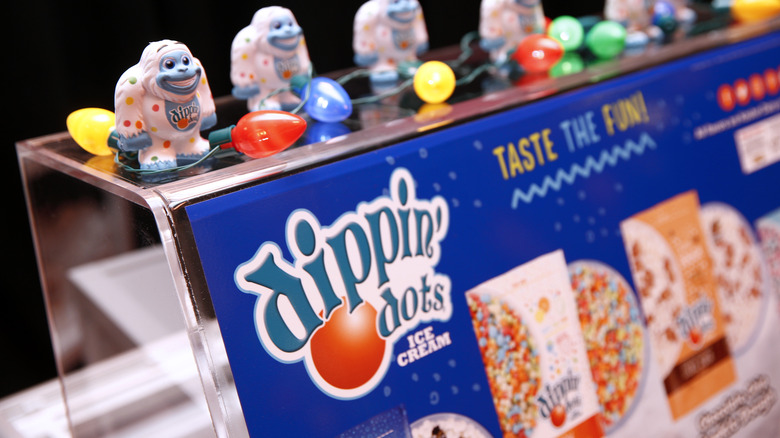 Dippin' Dots stand