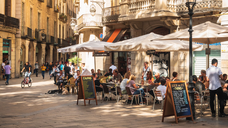 outdoor Tapas restaurant in Barcelona