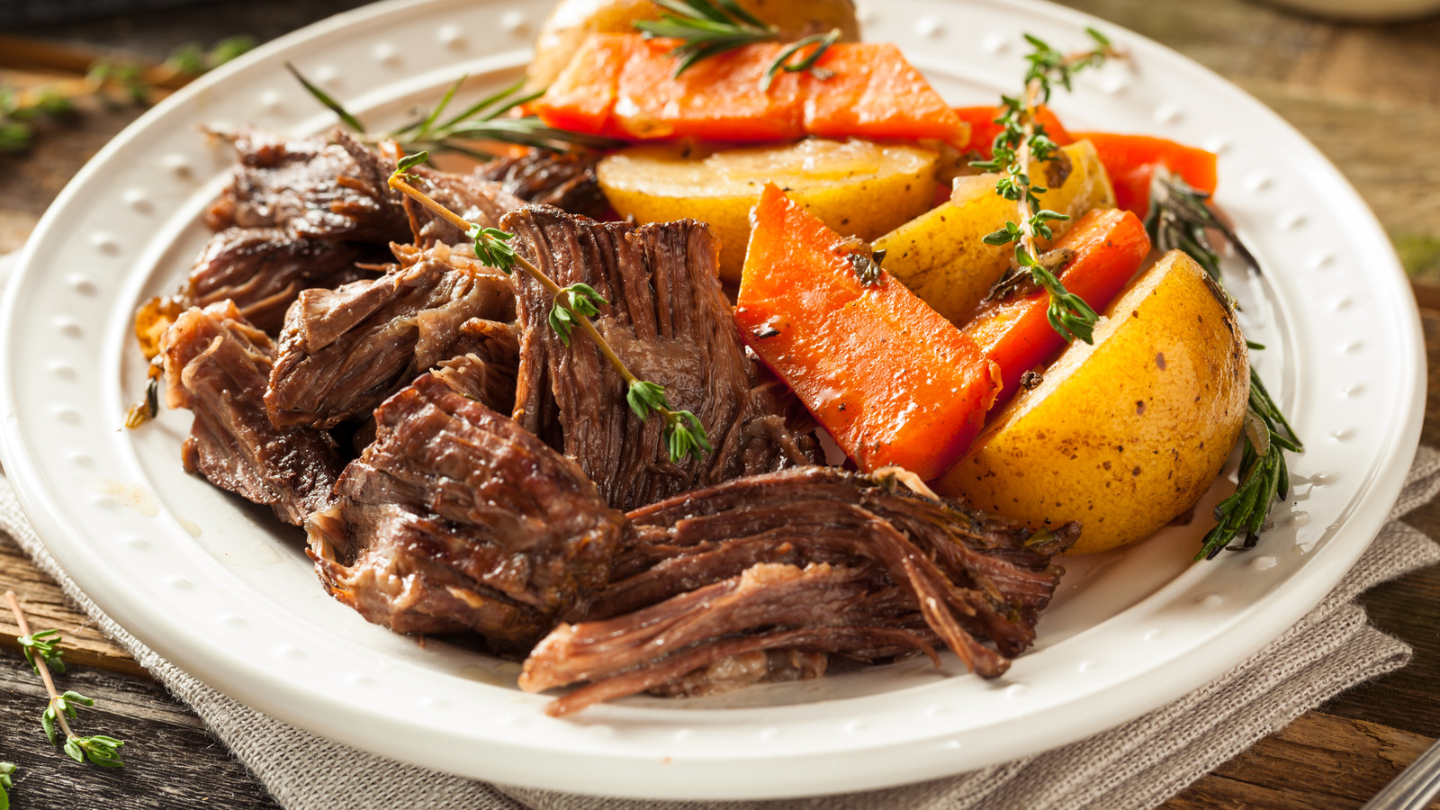 The Unexpected Ingredient That Takes Pot Roast To A New Level - Vimarsana News