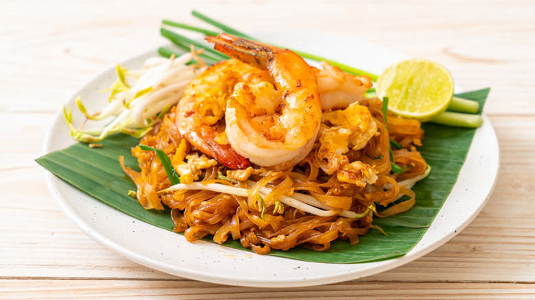Shrimp pad thai 
