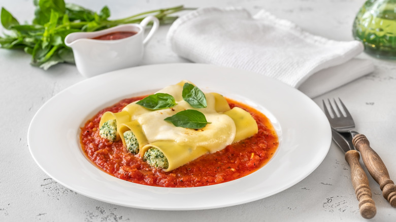 Plate of ricotta-stuffed cannelloni pasta