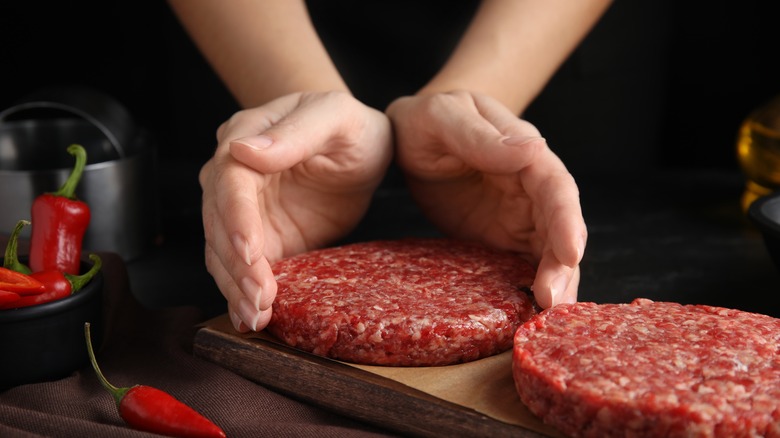 Forming hamburger patties by hand