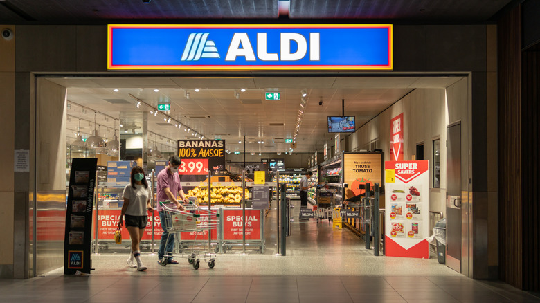 The outside of an Aldi store