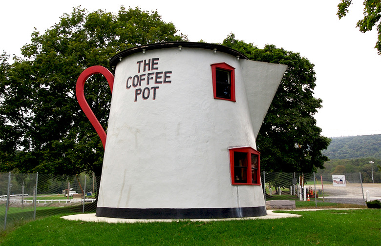 Pennsylvania: Coffee Pot-Shaped Building, Bedford