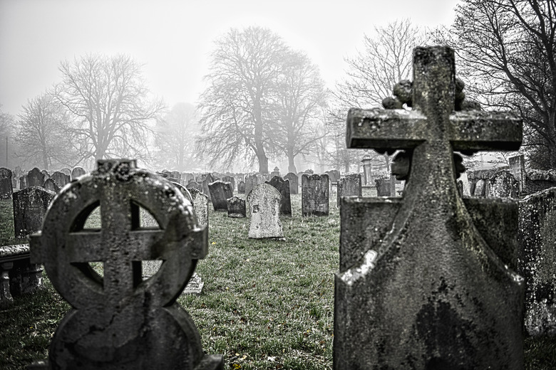 Vermont: Grave With a Window