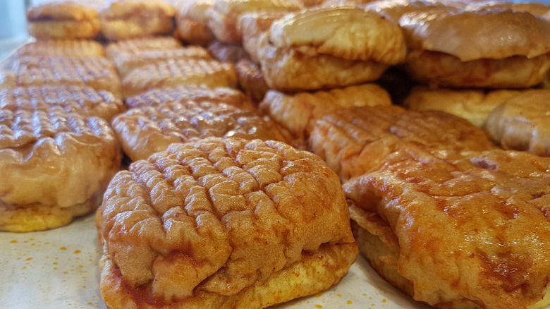 Turkish islak burgers counter