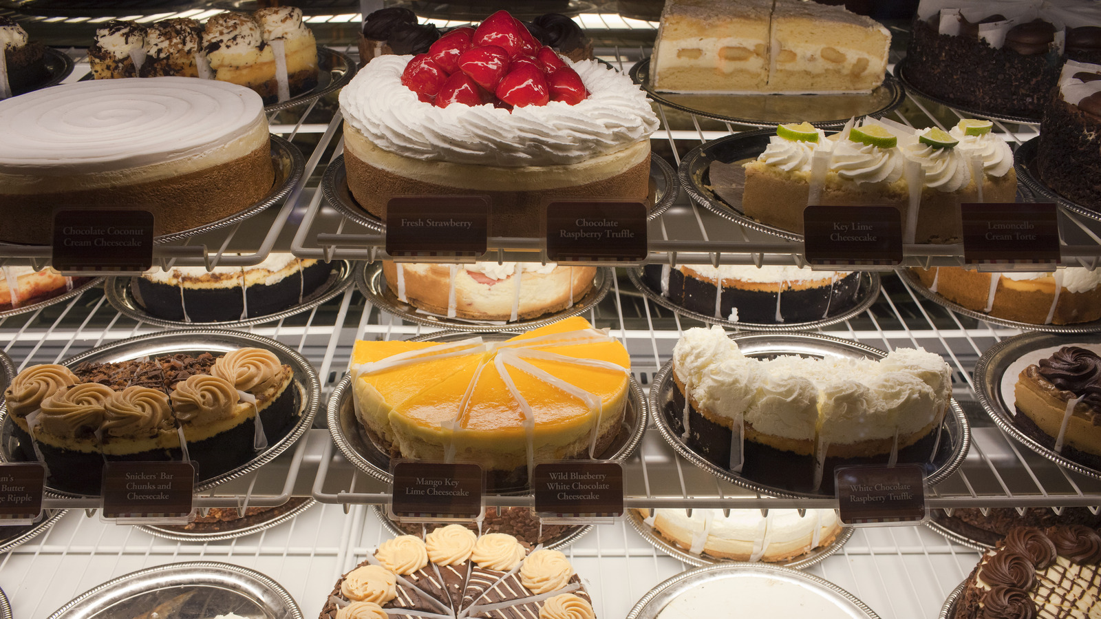 The World's Largest Cheesecake Factory Sits At The Bottom Of An Indoor Ski Slope - Vimarsana News