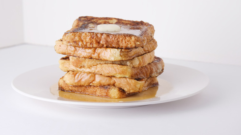 Slices of bread on a plate