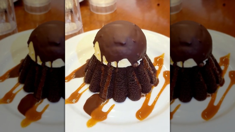 Chili's chocolate molten lava cake