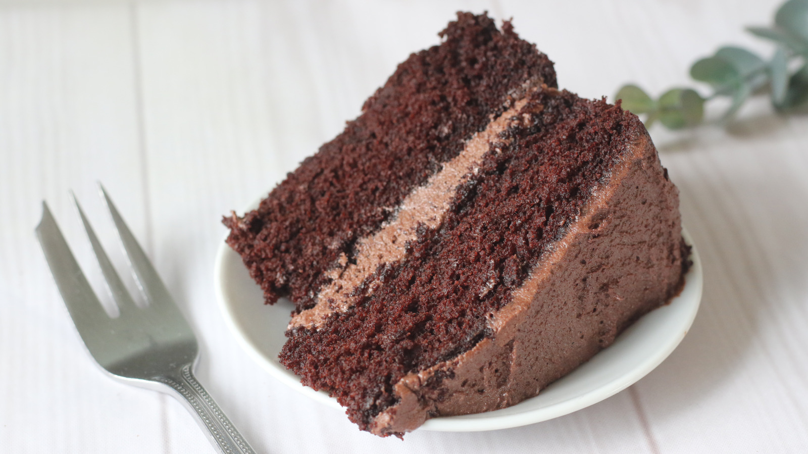 These 10 Restaurant Chains Serve The Best Cake