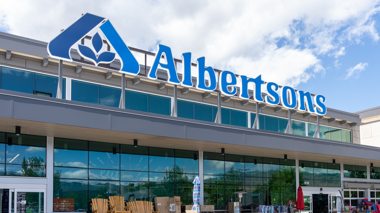 Albertsons store exterior