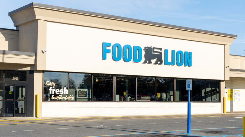 Food Lion store exterior