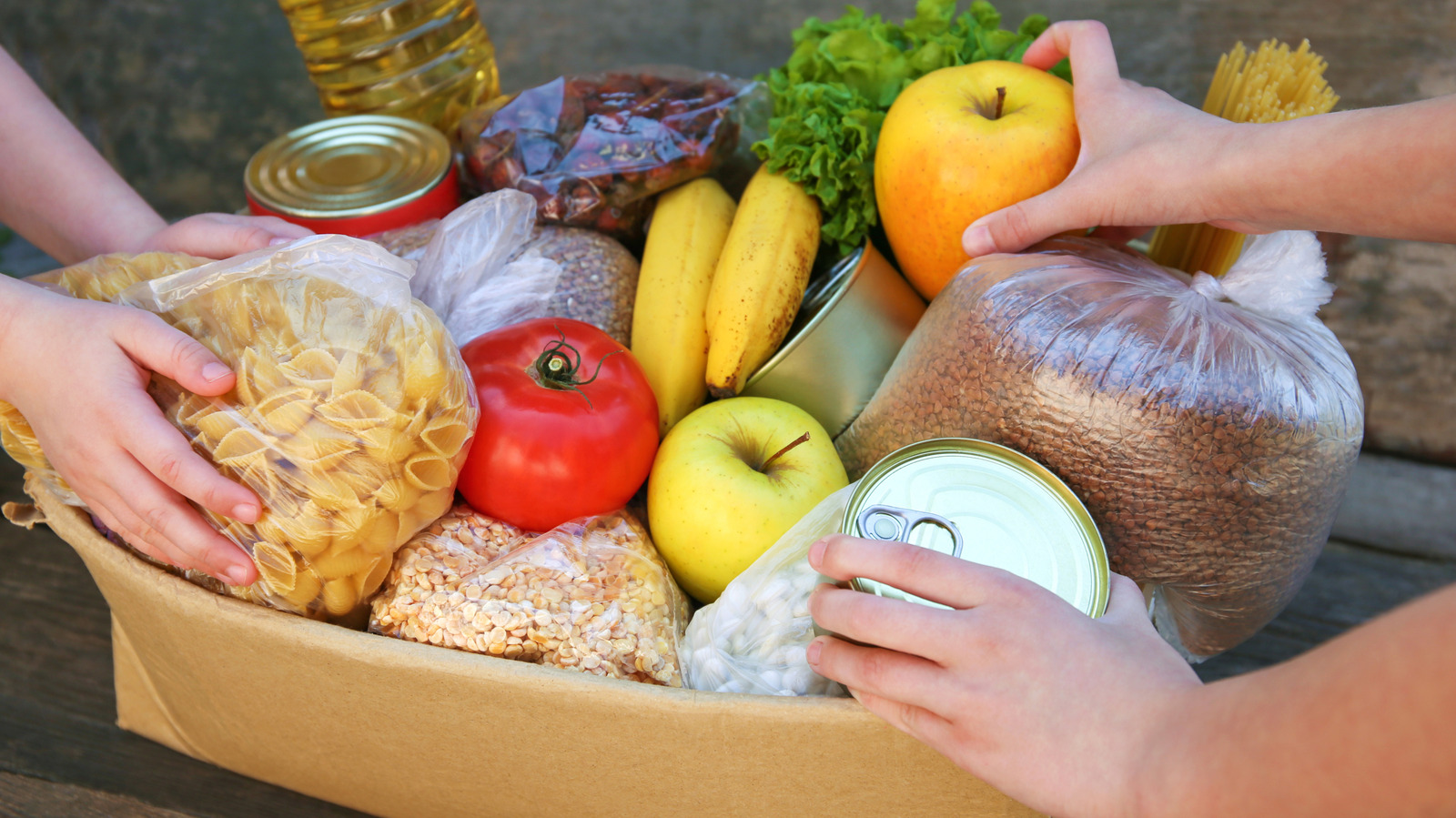 FoodWireDaily — These 14 Grocery Stores Actually Donate Unsold Food