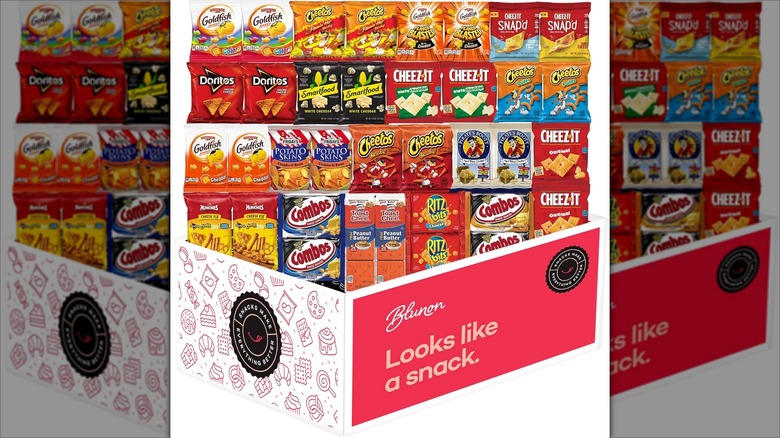 Blunon crackers and cheese snacks variety