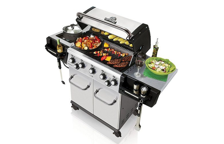 Broil King Regal Pro - Stainless Steel - 5 Burner Propane Gas Grill $1,298.99 
