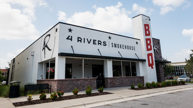 4 Rivers Smokehouse restaurant exterior