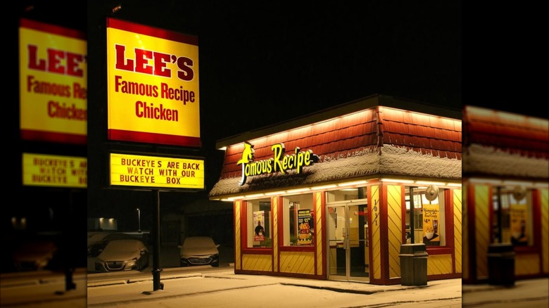 Lee's Famous Recipe Chicken restaurant exterior