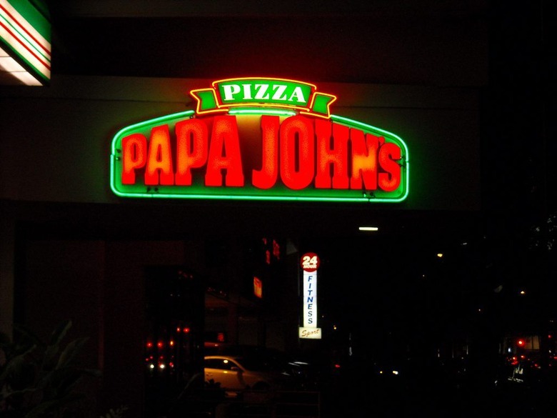 Thieves Steal $50 Order From Papa John's Delivery Man, Run Into the Woods