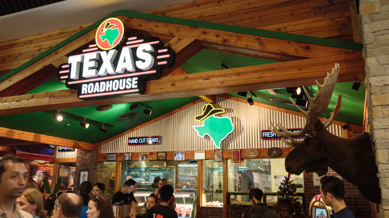 Patrons gather inside Texas Roadhouse