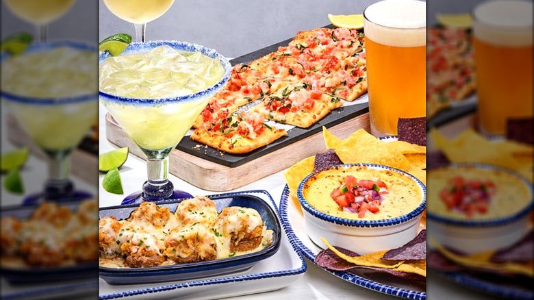 Red lobster happy hour cocktail, beer and appetizer selections