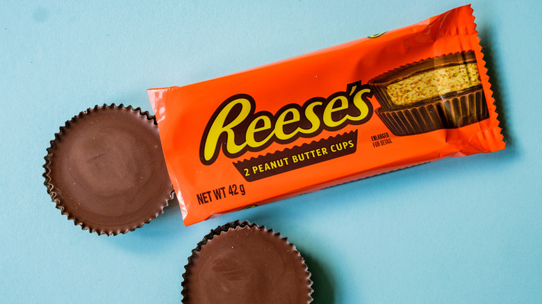 reese's pb cups and package