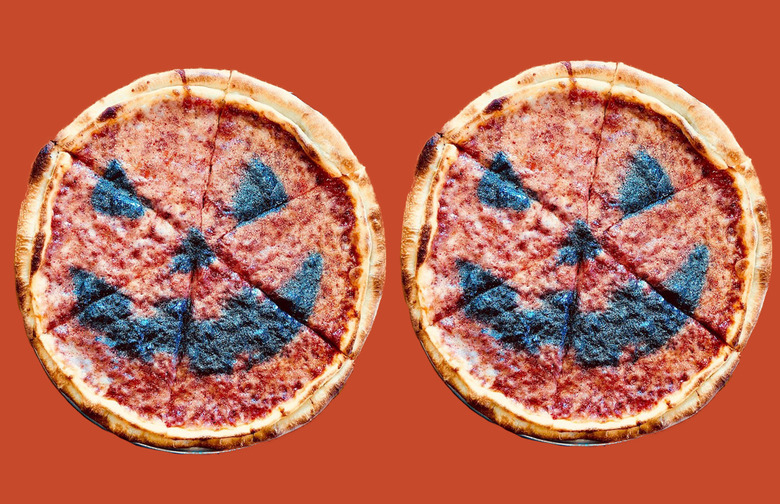 jack-o'-lantern pizza
