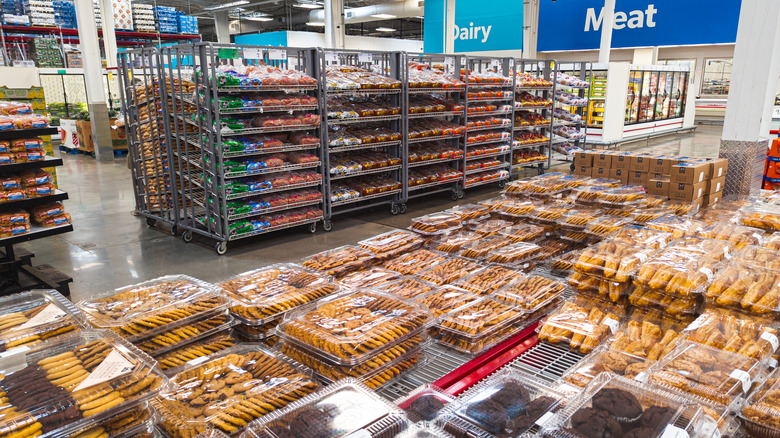 Sam's Club baked goods aisle