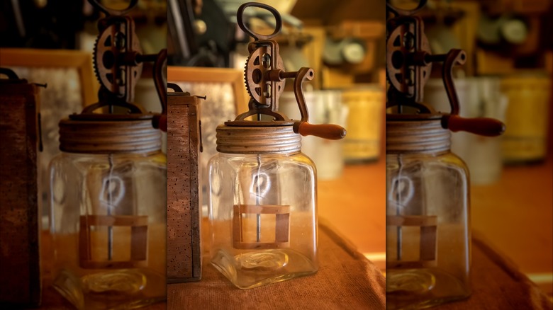Portable butter churner
