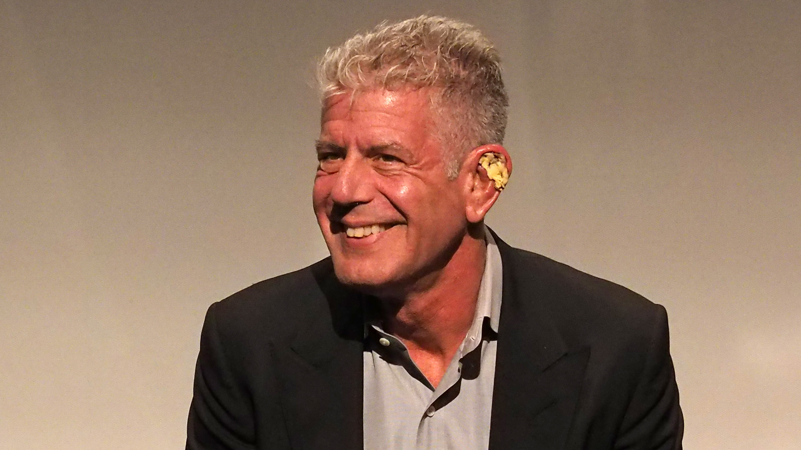 This Old-School New Orleans Restaurant Took Anthony Bourdain Back To His Roots
