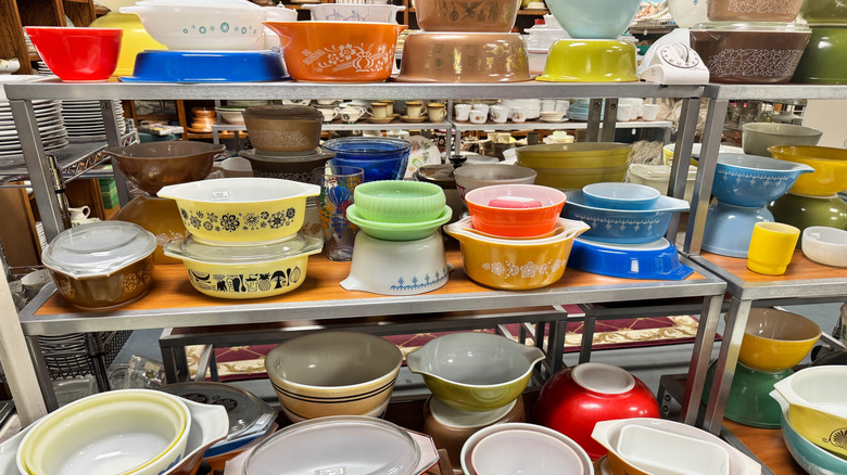 Shelves of various Pyrex bowls and dishes