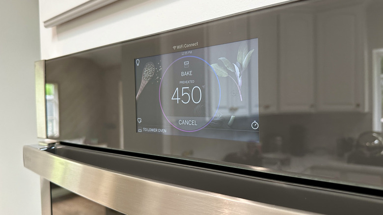 oven temperature gauge reading 450 F