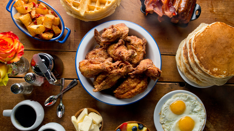 This Southern Chain Restaurant Offers A Brunch Buffet On Weekends