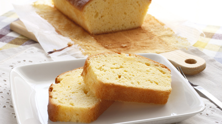 Sliced pound cake