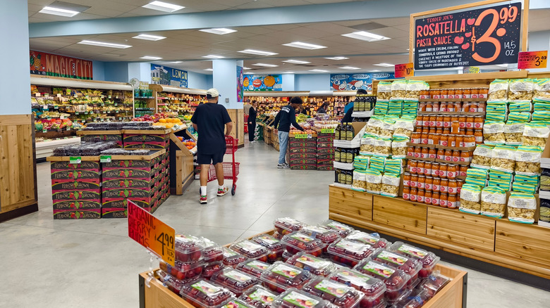 trader joe's interior