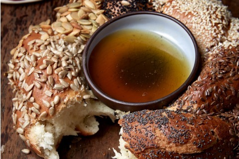 Tips for Hosting a Rosh Hashanah Dinner