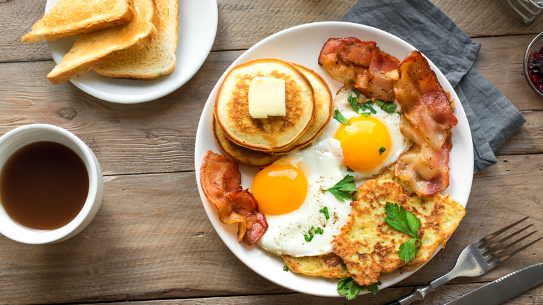 full American breakfast