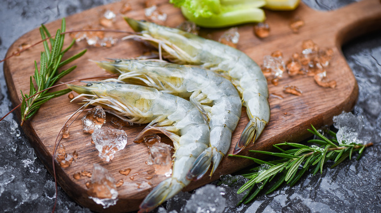 raw shrimp with rosemary