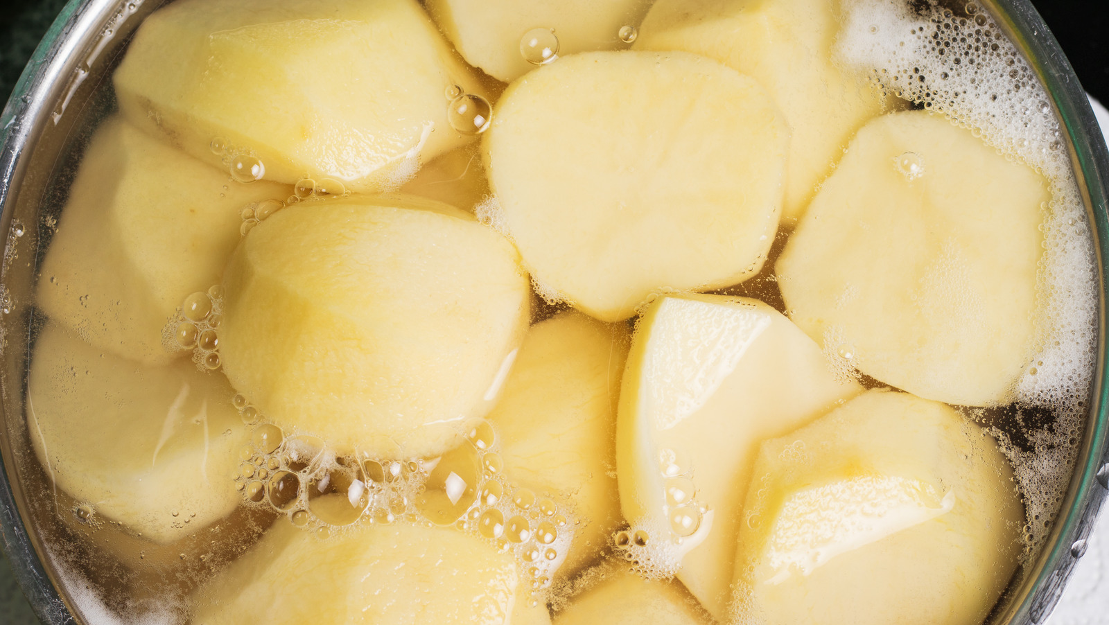 To Prevent Overcooked Potatoes, Add A Splash Of Vinegar