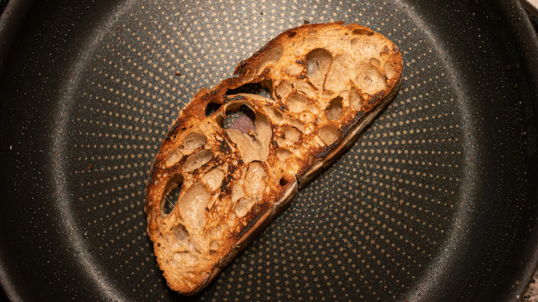sliced rye bread on plate