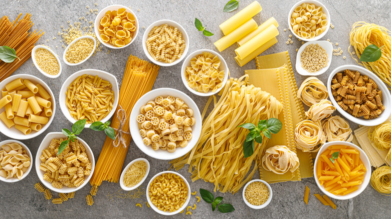 many different pasta shapes