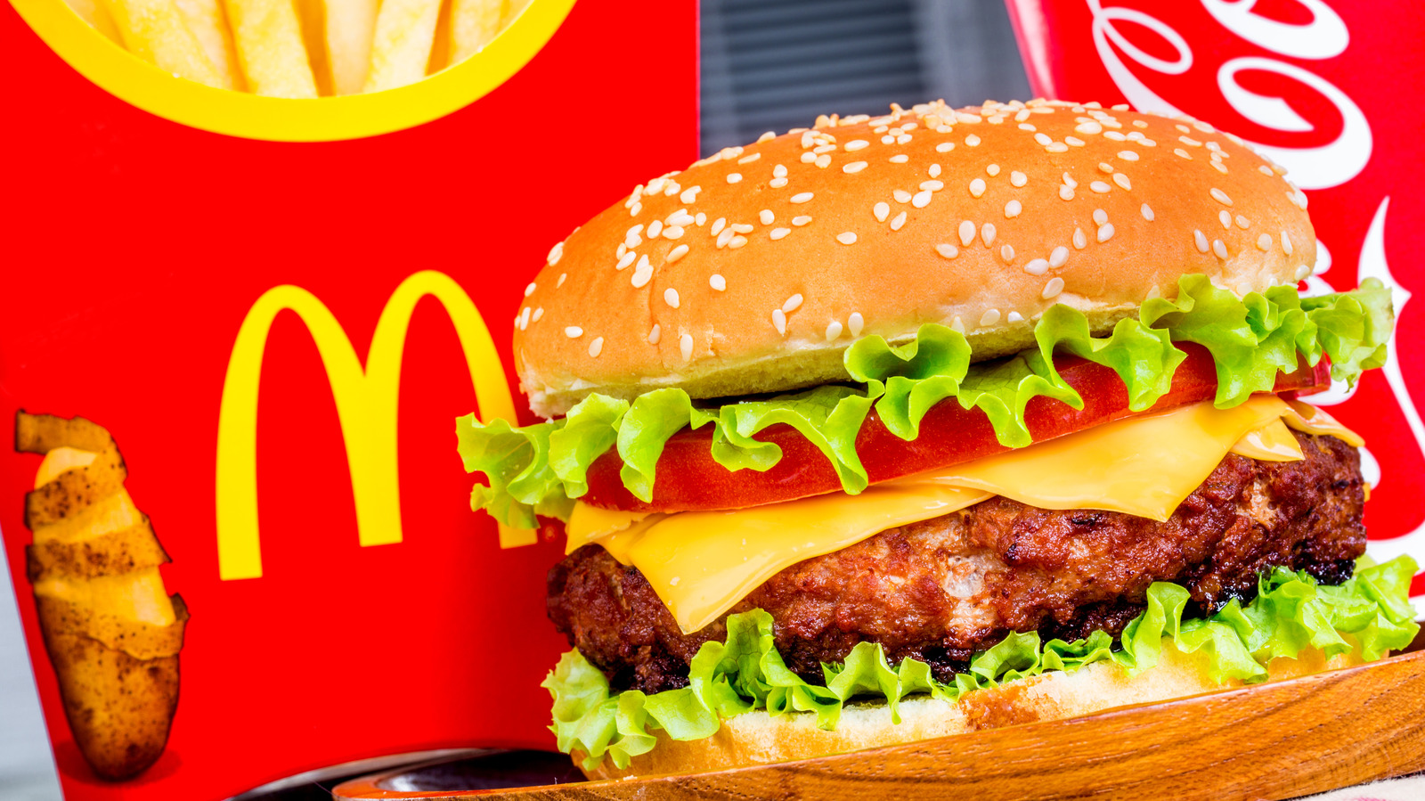Tomatoes Are Officially Off The Menu At McDonald’s In India. Here’s Why – The Daily Meal
