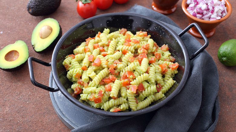 Pasta with avocado
