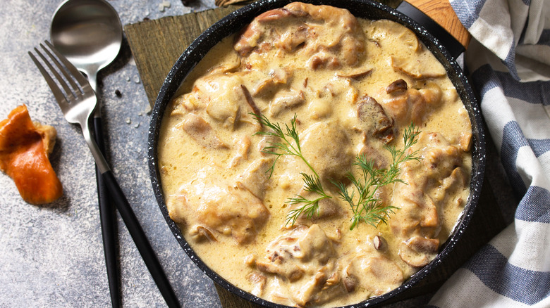 Bowl of chicken in cream sauce