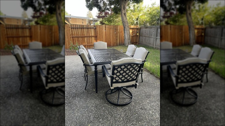 Hampton Bay Laurel Oaks 7-piece steel set with cushions