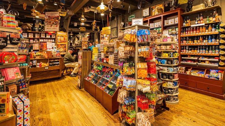 cracker barrel interior