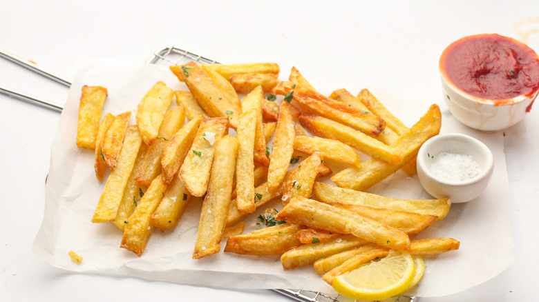 truffled french fries on tray 
