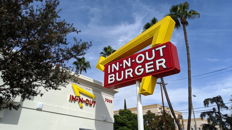 Signage in front of In-N-Out